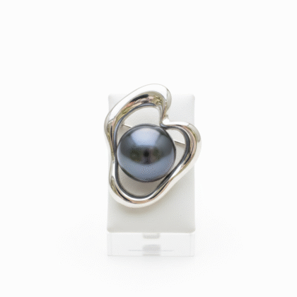 Modern Minimalist brooch